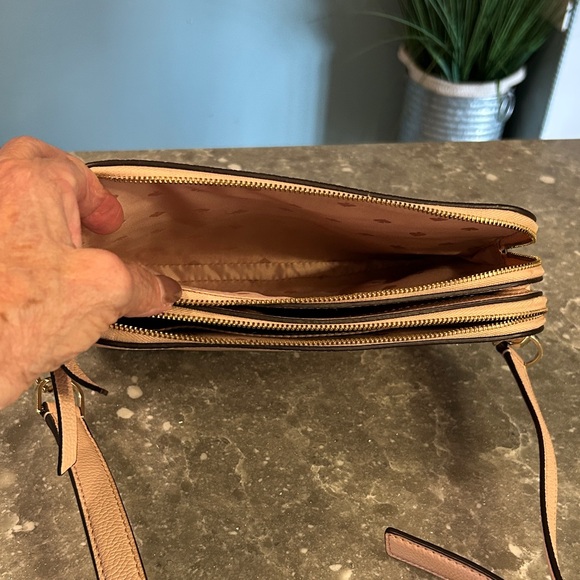 Kate Spade Pink Crossbody Bag with Flamingo Detail - Picture 5 of 7